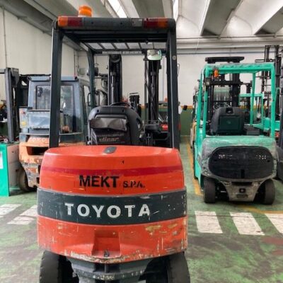 Carrello elevatore elettrico TOYOTA 7FBM30